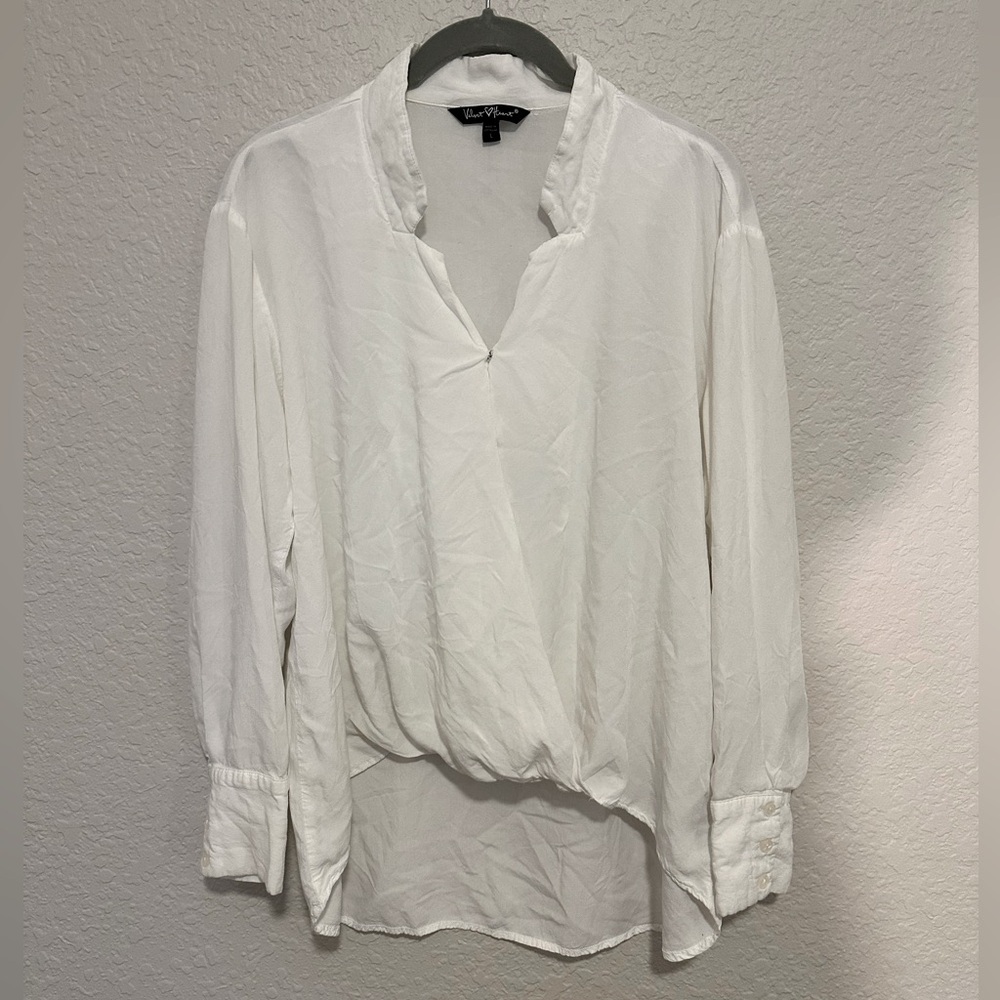 Velvet Heart White Blouse – Lightweight Button-Up in Relaxed Fit